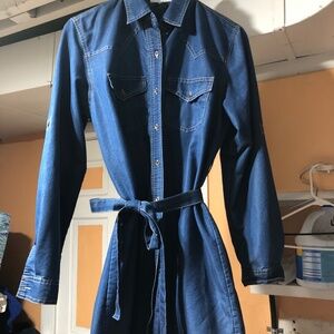 Denim stitched shirt dress w/ tie belt Size M & discounted Shipping today only